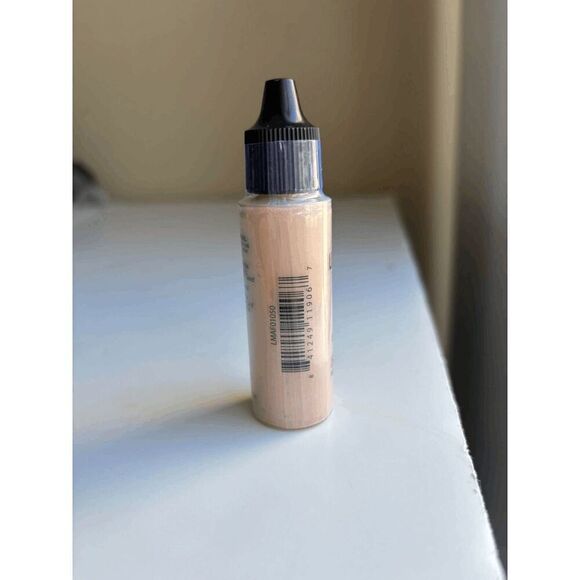 Luminess Advanced Silk 4 in 1 Airbrush Foundation Shade 010 - Picture 3 of 3